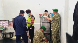 Petugas Rutan Rembang Bersama TNI dan Polri Razia Kamar Hunian Warga Binaan.