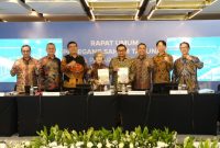 Jajaran Komisaris dan Direksi Solusi Bangun Indonesia dalam RUPS Tahunan yang memutuskan penggunaan 50% dari laba bersih tahun 2025 sebanyak Rp329,3 miliar sebagai dividen bagi pemegang saham.