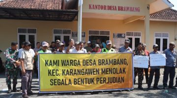 Warga Desa Brambang, Kecamatan Karangawen, Kabupaten Demak, menolak segala bentuk praktik perjudian di lingkungan mereka.