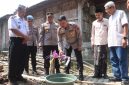 Kapolres Demak, AKBP Arrizal Samelino Gandasaputra, meresmikan operasional sumur bor di Dukuh Solondoko, Desa Trimulyo, Kecamatan Guntur, Rabu (3/6/2026).