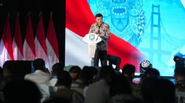 Menko Polkam RI, Jenderal TNI (Purn.) Djamari Chaniago memberikan sambutan di acara  Malam Apresiasi Anugerah Pemerintah Daerah Berprestasi Tahun 2026 Regional Jawa-Bali yang digelar di Yogyakarta, Jumat (5/6/2026).
