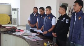 Konferensi pers kasus pembakaran dua Rumah di Karangawen, berlangsung di Mapolres Demak, Jum'at (12/6/2026).