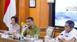 Gubernur Jawa Tengah, Ahmad Luthfi 
saat Rapat Koordinasi Tindak Lanjut Pembenahan Tata Kelola Pertambangan MBLB bersama tim Kedeputian Bidang Koordinasi dan Supervisi (Korsup) KPK, di Kantor Gubernur Jateng, Jumat (12/6/2026).