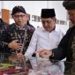 Bupati Wonosobo, H. Afif Nurhidayat (tengah) meninjau pameran Keris, Barang Antik, dan Batu Mulia Nusantara Tahun 2026 di Sasana Adipura Kencana Wonosobo, Selasa (16/6).