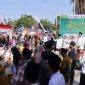 Sekitar 15.000 santri se Kabupaten Wonosobo mengikuti pawai menyambut Tahun Baru Islam 1448 Hijriah, sekaligus memperingati Hari Jadi ke-201 Kabupaten Wonosobo, di Alun-Alun Wonosobo Selasa (16/6).