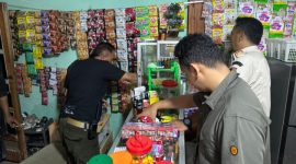 Petugas Gabungan melakukan Operasi Pemberantasan Barang Kena Cukai (BKC) Ilegal di wilayah Kecamatan Sapuran, Wonosobo, Kamis (18/6/2026).