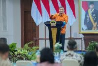 Gubernur Jawa Tengah, Ahmad Luthfi memberikan sambutan
dalam Rakorda dan Rapat Pleno TPAKD se-Jawa Tengah 2026, di Grhadika Bhakti Praja, Semarang, Kamis (18/6/2026).