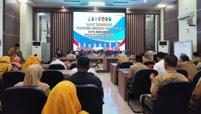 BNNP Jateng bersama Pemkab Demak dan Forkopimda Demak melaksanakan Penandatanganan Komitmen Bersama P4GN dan Dukungan terhadap Gerakan GASPOL ANANDA BERSINAR di Gedung Grhadika Bina Praja Kabupaten Demak, Selasa (23/6).
