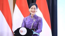Ketua Dewan Komisioner OJK,  Friderica Widyasari Dewi memberikan sambutan diacara peluncuran 0ptimalisasi SLIK, di Kantor OJK Jakarta, Senin, (6/7/2026).