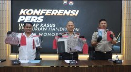 Kapolres Wonosobo AKBP M. Kasim Akbar Bantilan (tengah), dalam konferensi pers di Mapolres Wonosobo, Senin (29/6/2026).