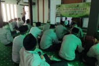 Para perwira, bintara, ASN Polri, dan PNPP Polres Demak mengikuti tausiah Pembinaan Rohani dan Mental yang disampaikan Ustadz Wildan Badruz Zaman di Masjid Uswatun Hasanah Polres Demak, Kamis (9/7/2026).