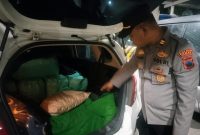 Polsek Karangawen, Polres Demak, menyita 130 botol minuman keras (miras) jenis arak yang diduga akan digunakan sebagai bahan baku minuman oplosan jenis Es Moni.