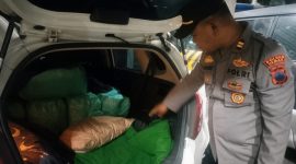 Polsek Karangawen, Polres Demak, menyita 130 botol minuman keras (miras) jenis arak yang diduga akan digunakan sebagai bahan baku minuman oplosan jenis Es Moni.