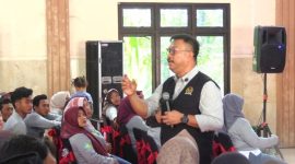 Anggota Komisi IX DPR RI, Edy Wuryanto di acara sosialisasi Program JKN di Rembang, Senin (13/7).