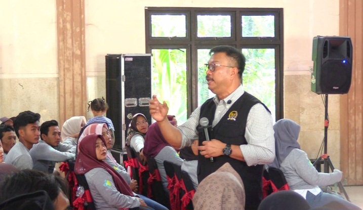 Anggota Komisi IX DPR RI, Edy Wuryanto di acara sosialisasi Program JKN di Rembang, Senin (13/7).