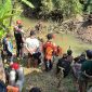 Tim SAR Gabungan melaksanakan operasi pencarian dua anak yang dilaporkan tenggelam di Irigasi Singomerto, Desa Kalibenda, Kecamatan Sigaluh, Kabupaten Banjarnegara, pada Rabu (15/7).