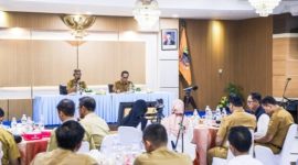 Sekda Provinsi Jawa Tengah, Sumarno, dalam Rapat Koordinasi Sekolah Rakyat dan Pemenuhan Guru Bantu Sekolah Rakyat Permanen, di Aula Kantor Dinas Sosial Provinsi Jawa Tengah, Senin (20/7/2026).