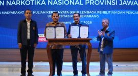 Kepala BNN Provinsi Jawa Tengah, Brigjen Pol. Dr. H. Agus Rohmat dan Rektor Universitas PGRI Semarang, Dr. H. Sapto Budoyo, menandatangani Perjanjian Kerja Sama (PKS) tentang Pelaksanaan Program Pencegahan dan Pemberantasan Penyalahgunaan dan Peredaran Gelap Narkotika (P4GN) melalui Tri Dharma Perguruan Tinggi, Selasa (21/7).