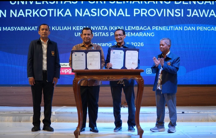 Kepala BNN Provinsi Jawa Tengah, Brigjen Pol. Dr. H. Agus Rohmat dan Rektor Universitas PGRI Semarang, Dr. H. Sapto Budoyo, menandatangani Perjanjian Kerja Sama (PKS) tentang Pelaksanaan Program Pencegahan dan Pemberantasan Penyalahgunaan dan Peredaran Gelap Narkotika (P4GN) melalui Tri Dharma Perguruan Tinggi, Selasa (21/7).