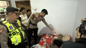 Tim Inafis Polres Wonosobo, serta tenaga medis Puskesmas Watumalang, melakukan olah TKP di  lokasi penemuan seorang warga yang meninggal dunia di wilayah Kecamatan Watumalang, Kabupaten Wonosobo, Senin (27/7/2026) sore.