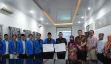 Kepala BNNP Jawa Tengah, Brigjen Pol. Dr. H. Agus Rohmat dan Ketua PMII Cabang Kota Semarang, Muhammad Afiq Nur Cahaya, menandatangani Perjanjian Kerja Sama.