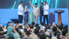 Presiden Prabowo Subianto,  menghadiri acara Akad Massal 62.710 Unit KPR Rumah Subsidi dan KUR Perumahan di Perumahan Puri Delta City Side, Desa Siwatu, Kecamatan Wono tunggal, Kabupaten Batang, Kamis (30/7/2026).