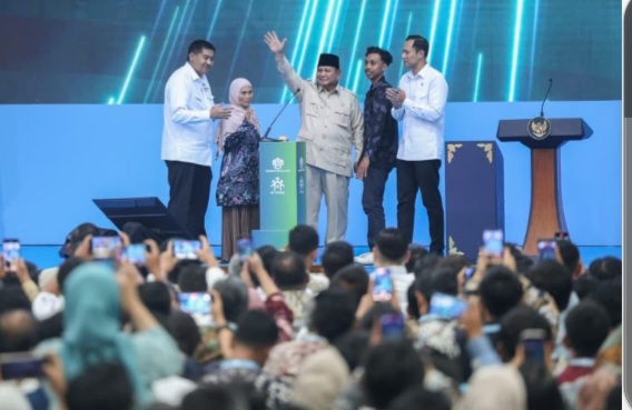 Presiden Prabowo Subianto,  menghadiri acara Akad Massal 62.710 Unit KPR Rumah Subsidi dan KUR Perumahan di Perumahan Puri Delta City Side, Desa Siwatu, Kecamatan Wono tunggal, Kabupaten Batang, Kamis (30/7/2026).
