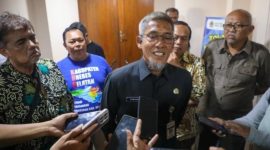Sekretaris Daerah (Sekda) Jawa Tengah, Sumarno diwawancarai awak media terkait penunjukkan Nurkholes sebagai Plt Bupati Pemalang.