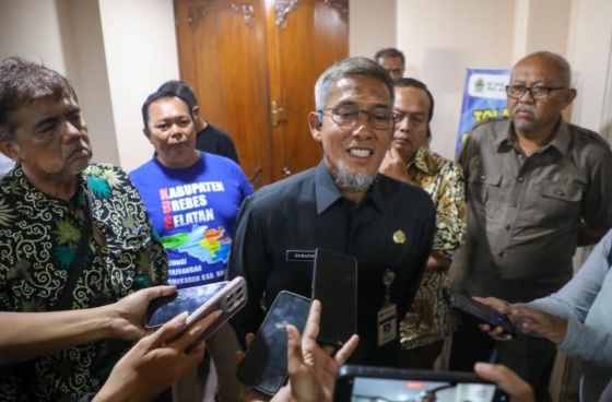 Sekretaris Daerah (Sekda) Jawa Tengah, Sumarno diwawancarai awak media terkait penunjukkan Nurkholes sebagai Plt Bupati Pemalang.
