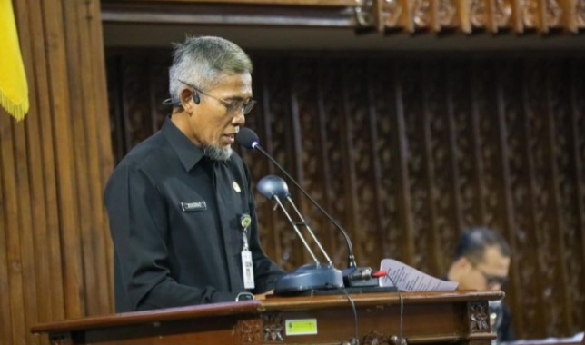 Sekretaris Daerah (Sekda) Jawa Tengah, Sumarno, mewakili Gubernur Jateng Ahmad Luthfi dalam Rapat Paripurna DPRD Jateng, di Gedung Berlian, Semarang, Kamis (30/7/2026).