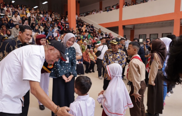 Wakil Menteri Sosial RI, Agus Jabo Priyono, menghadiri pembukaan Masa Pengenalan Lingkungan Sekolah (MPLS) Sekolah Rakyat Kabupaten Wonosobo, Jawa Tengah, Jumat (31/7/2026).