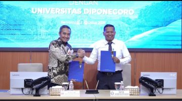 Kepala OJK Jateng, Hidayat Prabowo dan Rektor Undip, Suharnomo
menandatangani Nota Kesepahaman mengenai pelaksanaan Tridharma perguruan tinggi, pengembangan sektor jasa keuangan, peningkatan di Gedung Widya Puraya, Kampus Universitas Diponegoro Tembalang, Senin (3/8).