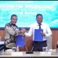 Kepala OJK Jateng, Hidayat Prabowo dan Rektor Undip, Suharnomo
menandatangani Nota Kesepahaman mengenai pelaksanaan Tridharma perguruan tinggi, pengembangan sektor jasa keuangan, peningkatan di Gedung Widya Puraya, Kampus Universitas Diponegoro Tembalang, Senin (3/8).