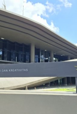 Solusi Bangun Indonesia Dorong Inovasi Material Rendah Karbon untuk Konstruksi Berkelanjutan