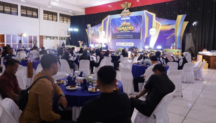 Masyarakat Wonosobo antusias menghadiri Gebyar Undian Tabungan Tamades dan Deposito PT BPR BKK Wonosobo Tahun 2026 yang digelar di Sasana Adipura Kencana, Wonosobo, Minggu (20/9/2026).