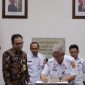 Kepala Bagian Pemerintahan Sekretariat Daerah Kabupaten Wonosobo, Aldhiana Kusumawati dan Kepala Kantor Pertanahan Kabupaten Wonosobo, Jatmiko
menandatangani Nota Kesepakatan dan Rencana Kerja, di Ruang Perundingan Kabupaten Wonosobo, Rabu (23/9/2026).