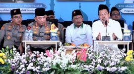 Kapolri Jenderal Polisi Listyo Sigit Prabowo, menghadiri Ngaji Kebangsaan bersama KH Ahmad Bahauddin Nursalim atau Gus Baha di Pondok Pesantren Tahfidzul Qur’an LP3IA, Rembang, Jawa Tengah, Sabtu (26/9/2026). 