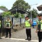 Anggot Polres Wonosobo siap  mengamankan Gedung Korpri Kabupaten Wonosobo (tempat ujian 30 bakal calon kepala desa), Senin (28/9/2026).
