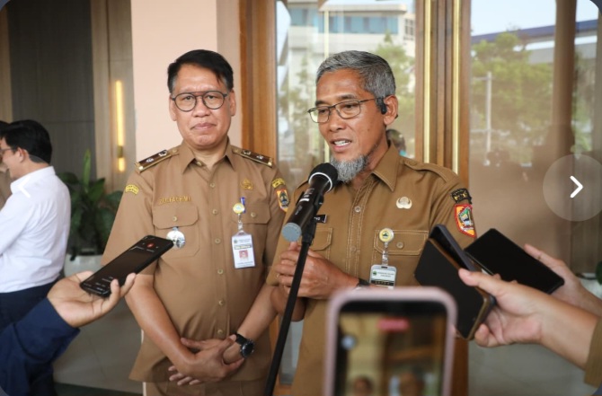 Sekretaris Daerah (Sekda) Provinsi Jawa Tengah, Sumarno diwawancarai wartawan, usai membuka Monitoring dan Evaluasi Active Case Finding (ACF) TBC Provinsi Jawa Tengah, di Anaya Azana Villa & Resort Tawangmangu, Kabupaten Karanganyar, Senin (28/9/2026).