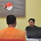 Seorang pria berinisial C (30), warga Wonosobo sedang dimintai keterangangan oleh petugas dalam kasus kepemilikan sabu.
.