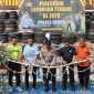 Kapolres Demak, AKBP Arrizal Samelino Gandasaputra  (tengah) meresmikan Lapangan Tembak Al Fath, Jumat (9/10/2026).