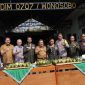 Bupati Wonosobo, Afif Nurhidayat (tengah) menghadiri acara tasyakuran HUT ke-81 TNI, di Makodim 0707 Wonosobo, Senin (5/10/2026).