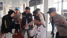 Polres Wonosobo bersama Dinas Perhubungan Kabupaten Wonosobo menggelar pemeriksaan tes urine terhadap puluhan pengemudi angkutan umum di Terminal Mendolo, Kabupaten Wonosobo, Jumat (9/10/2026).