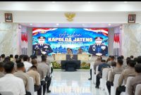 Kapolda Jawa Tengah, Irjen Pol Roy Hardi Siahaan, memberikan arahan kepada para Pejabat Utama (PJU) Polda Jateng dan Kapolres jajaran di Gedung Borobudur, Mapolda Jateng, Jumat (9/10/2026).