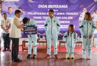 Gubernur Jawa Tengah, Ahmad Luthfi 
melepas atlet, pelatih, dan ofisial asal Jawa Tengah, ke Asian Para Games Nagoya Jepang, Sabtu (10/10/2026).