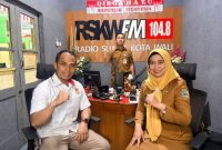 Plt. Kepala Dinas Pemuda dan Olahraga (Dinpora) Kabupaten Demak, Endah Cahya Rini, usai talkshow di RSKW FM, Senin (12/10/2026).