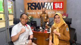 Plt. Kepala Dinas Pemuda dan Olahraga (Dinpora) Kabupaten Demak, Endah Cahya Rini, usai talkshow di RSKW FM, Senin (12/10/2026).