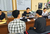 Dua orang terduga pelaku pengeroyokan remaja hingga tewas, dimintai keterangan di Mapolres Demak, Kamis (15/10/2026).