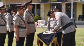 Kapolres Wonosobo, AKBP Ricky Pripurna Atmaja, memimpin upacara serah terima jabatan (sertijab) Kasatreskrim, Kasatintelkam, dan Kapolsek Kertek, serta pelantikan Kasiwas Polres Wonosobo, Sabtu  (17/10/2026). 