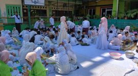 Peringatan Hari Santri Nasional (HSN) 2026 di Yayasan Pendidikan Islam (YPI) Al Khoiriyyah Semarang, Kamis (22/10/2026). 